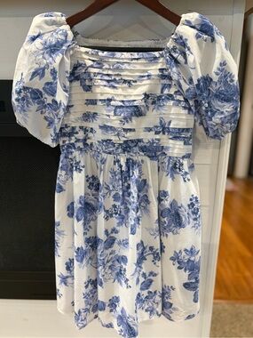 Abercrombie kids blue and white floral dress with pockets size 13/14